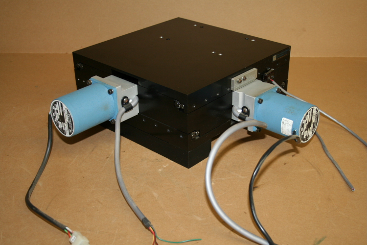 Linear stage positioner X-Y 10x10