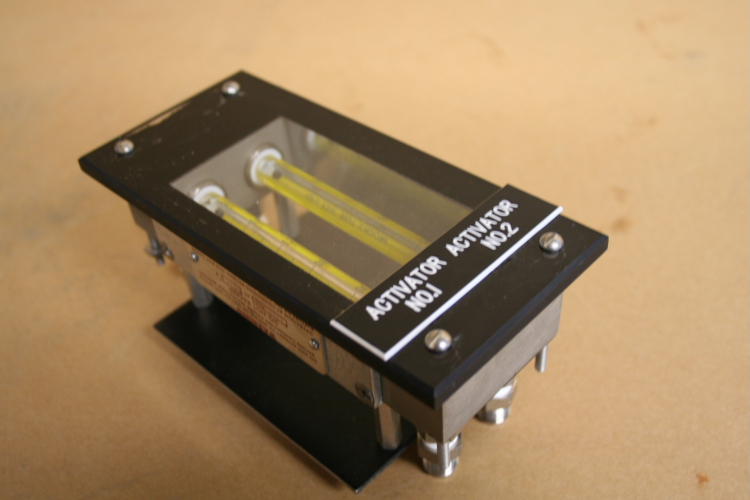 Flowmeter, Dual Glass Tube, 0.4 to 2 SCFH, Emerson Brooks