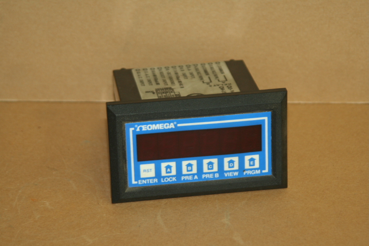 Frequency input rate meter, Totalizer, scaleable Omega DPF78-A