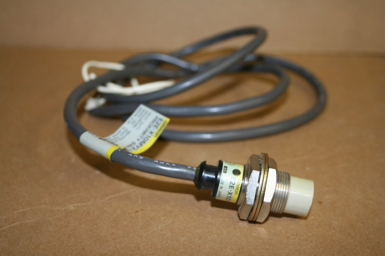 Proximity sensor 2 wire Omron E2E X10MY2 US