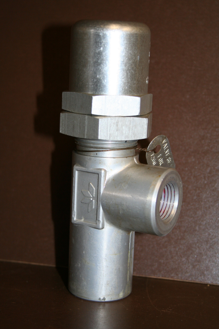 Pressure control valve hydraulic pneumatic 622B-13-1/2-28 3200 psi Adjustable