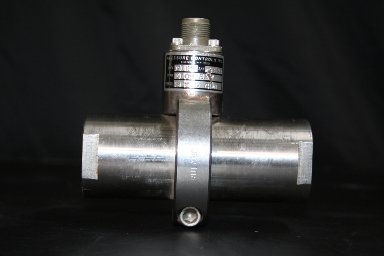 Flow Switch 5 GPM precision Pressure Controls F109 SS