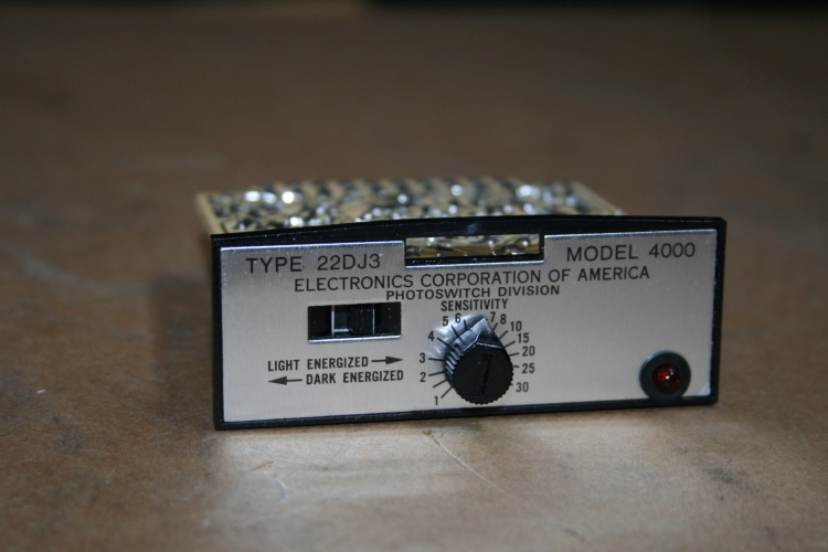 Photoswitch sensitivity on/off module 22DJ3 4000 ECA Unused