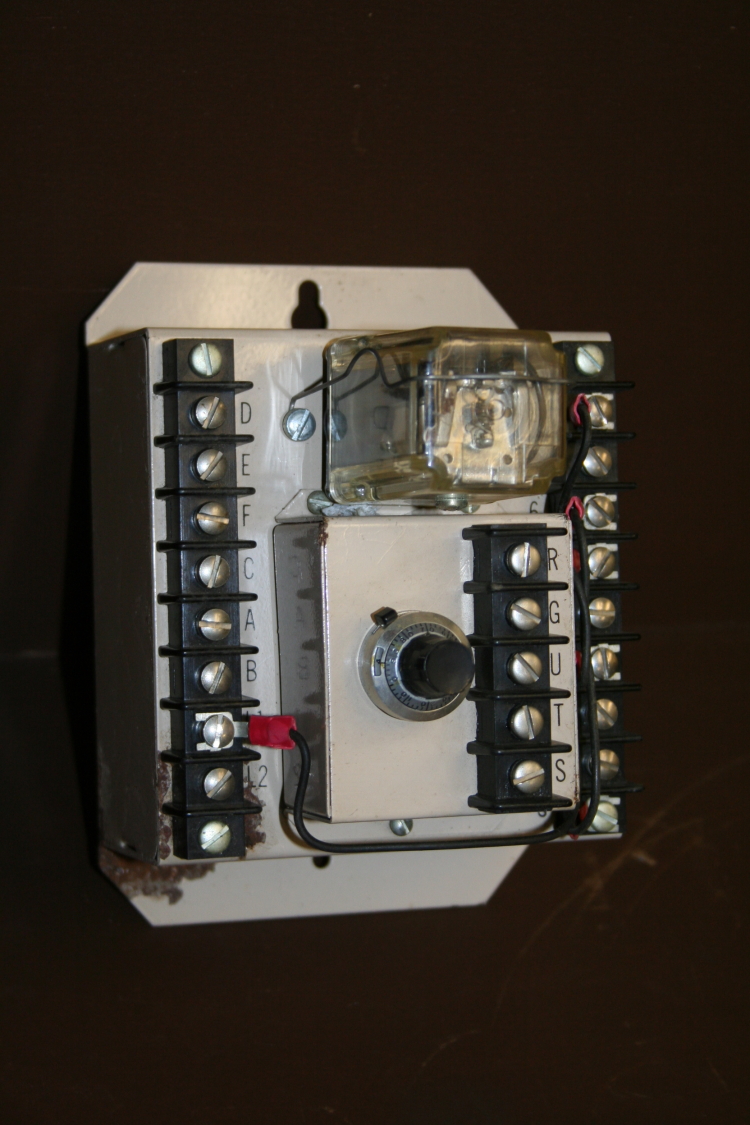 LVDT transducer ,On/Off controller ,120V, 6182D2A01X .ATC Inc. Unused