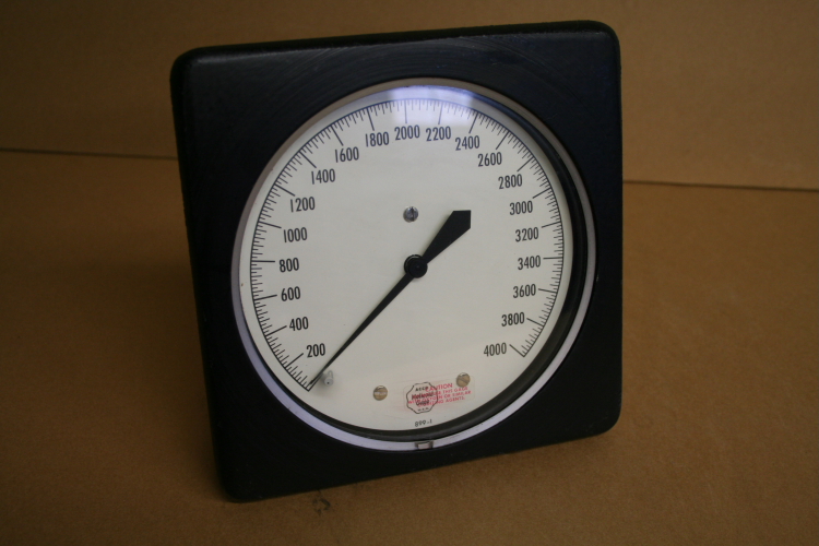 Helicoid Pressure Gage 4000 PSI 25psi graduation 6 in Acco 9081194