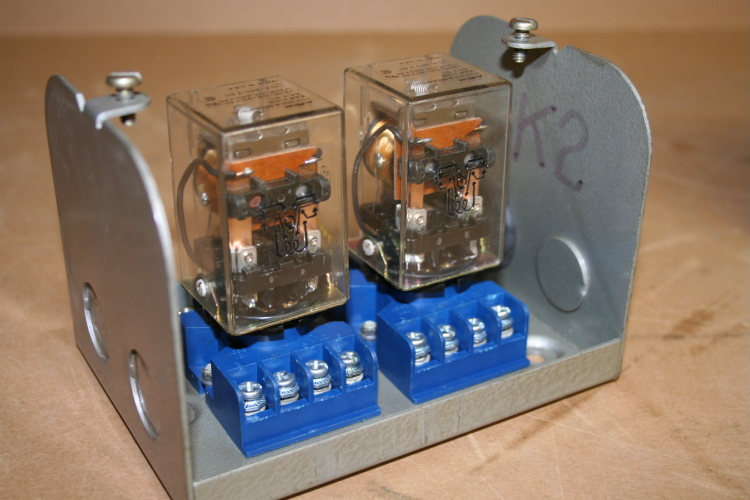 KAP11DG24 Relays with Enclosure, 24VDC, 10A 120/240V out, AMF, lot of 2