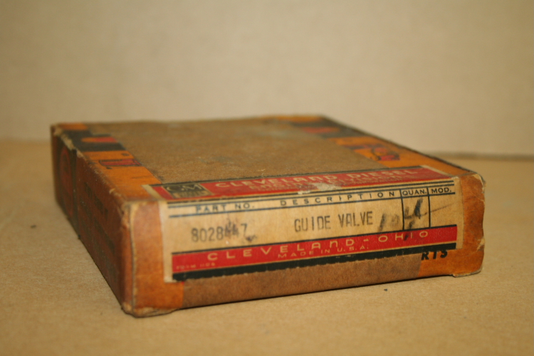 Valve guides 8028447 EMD Cleveland Diesel box of 4 Unused