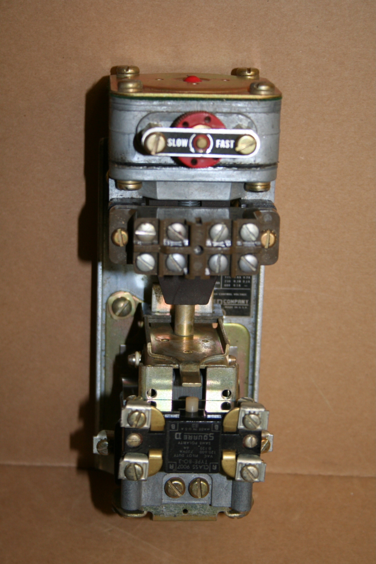 Pneumatic timing relay 9050 B0 22E Square D Unused