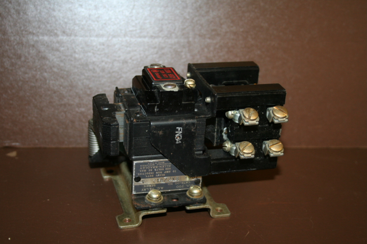 Relay 120 VAC 10 A heavy duty 700 BX220A2 Allen Bradley Unused