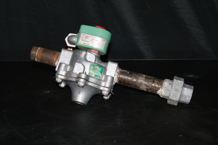 Fuel gas solenoid valve 1in ports 25 psi 120V ASCO 8215C053