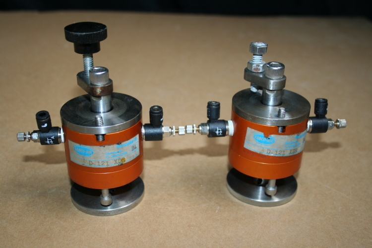 Pneumatic cylinder 1 1/8 bore 1/2 stroke D-121-XDR Fabco-Air Lot of 2