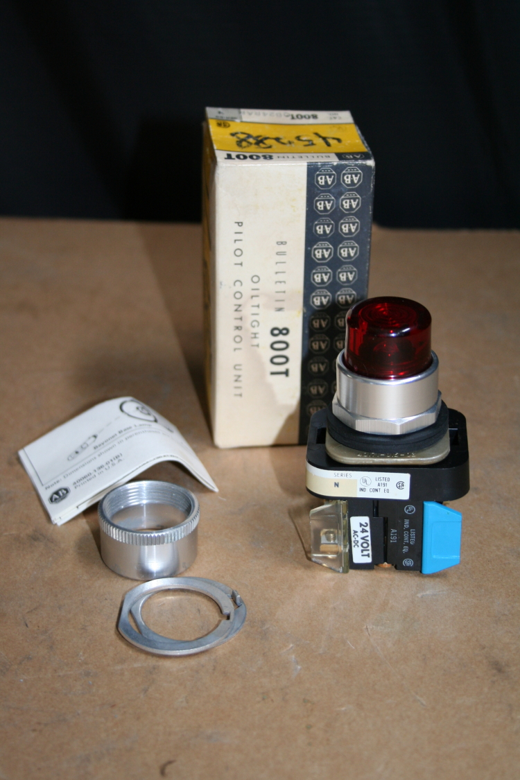 Switch lighted pushbutton 24V w/logic reed 800TQB24RAR AB Unused