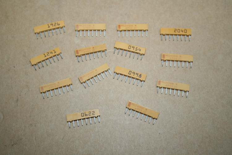 Resistor networks 4.7K SIP M3804108K4701JC Dale Vishay Unused Lot of 14
