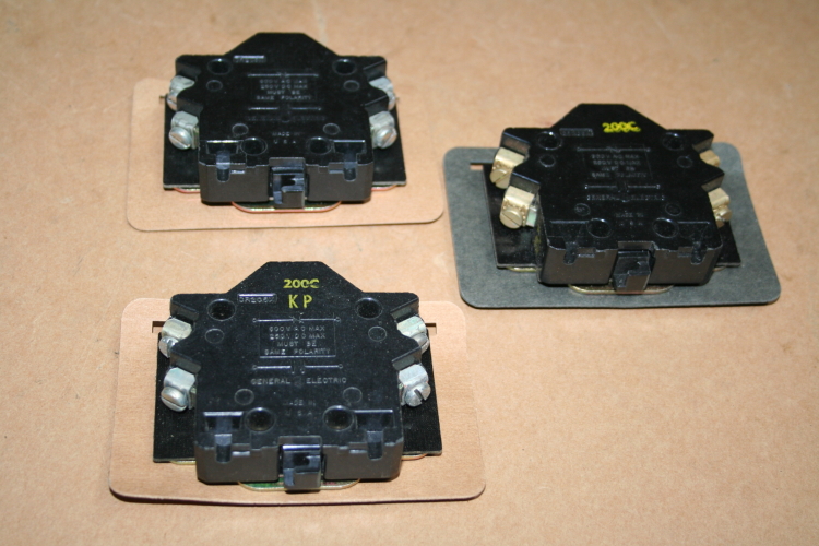 Auxiliary contact kit Size 2 CR205X200C GE Unused Lot of 3