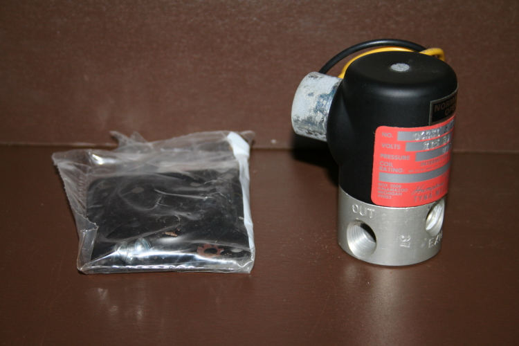 Solenoid valve 3 way 125psi 115v NO 062E12112136 Tynamite Humphrey