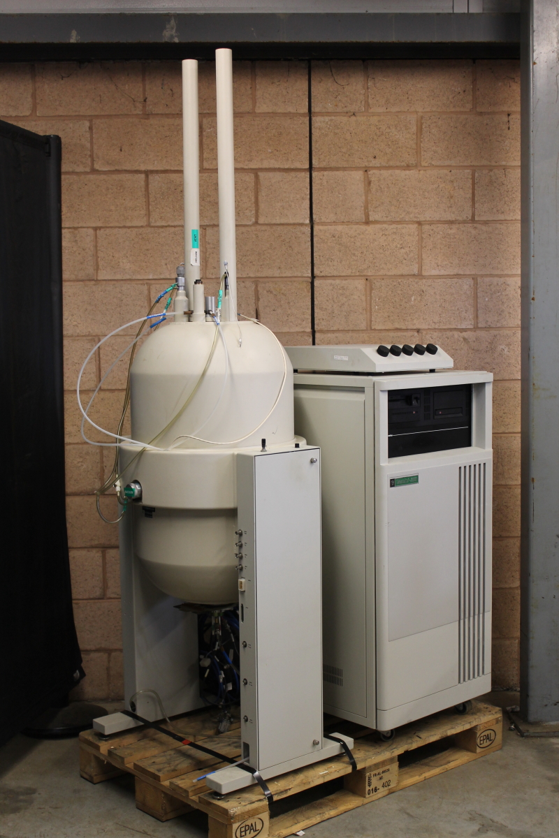 NMR magnet w/controller 200mHz FT Spectrometer Gemini 200 Varian