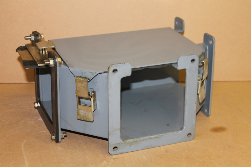 Wireway tee, Top opening, Aux gutter, 4x4