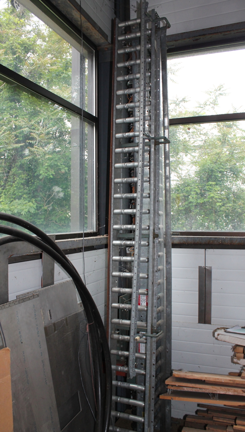 10' Live roller conveyor w/10' gravity, Lineshaft drive 20 ft, 9 1/2