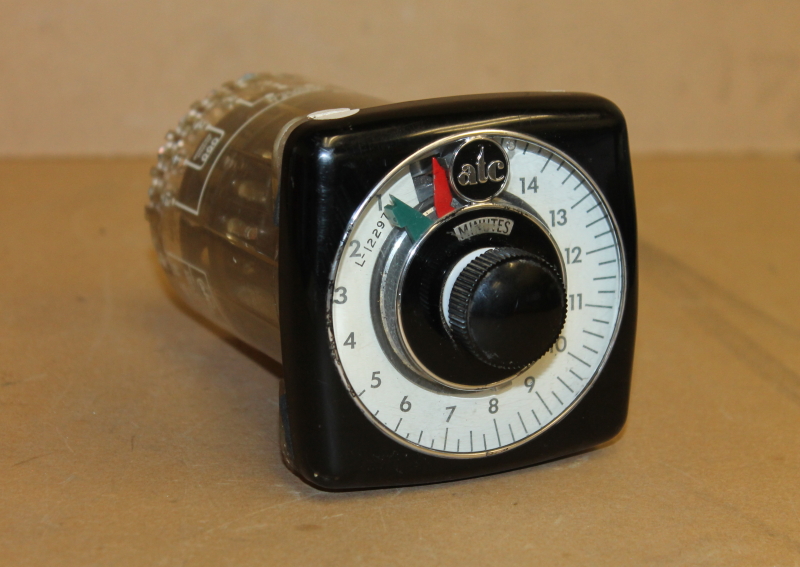 Analog timer, 15 min, 115V 10A, 230V 5A, Panel mount, 305 ATC