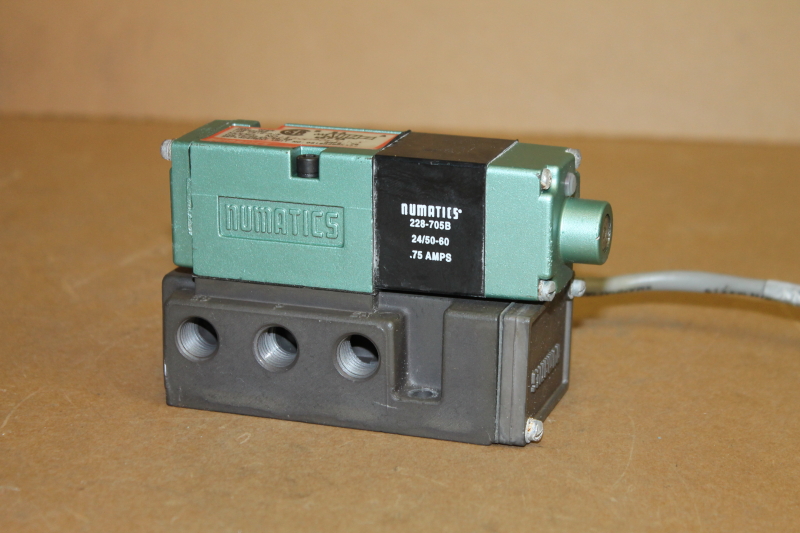 Spool valve, Solenoid operated, 5/2, 24VAC, 1/4