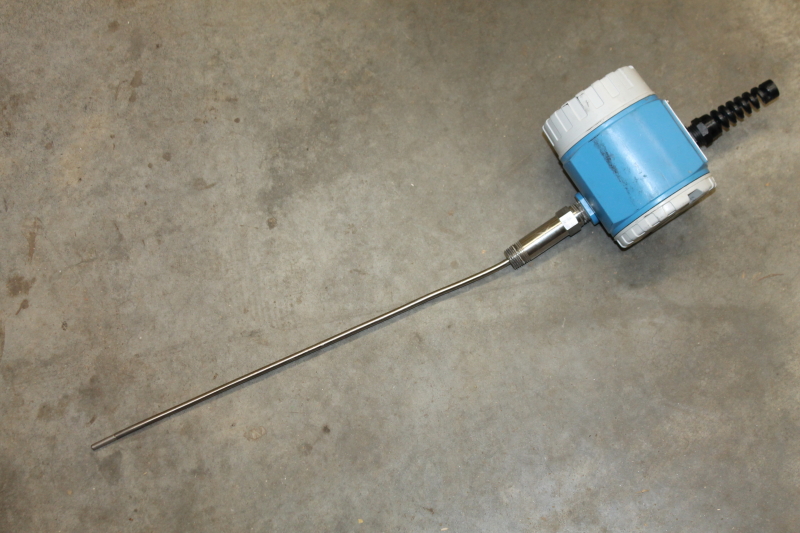 Endress + Hauser TMT162,  modular thermometer, RTD, display, input, 0 to +100°C, TH13, IP66/67