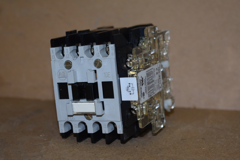 Allen Bradley 100-A12NJ3 Contactor, 12A, 24VAC Coil, 3 Pole