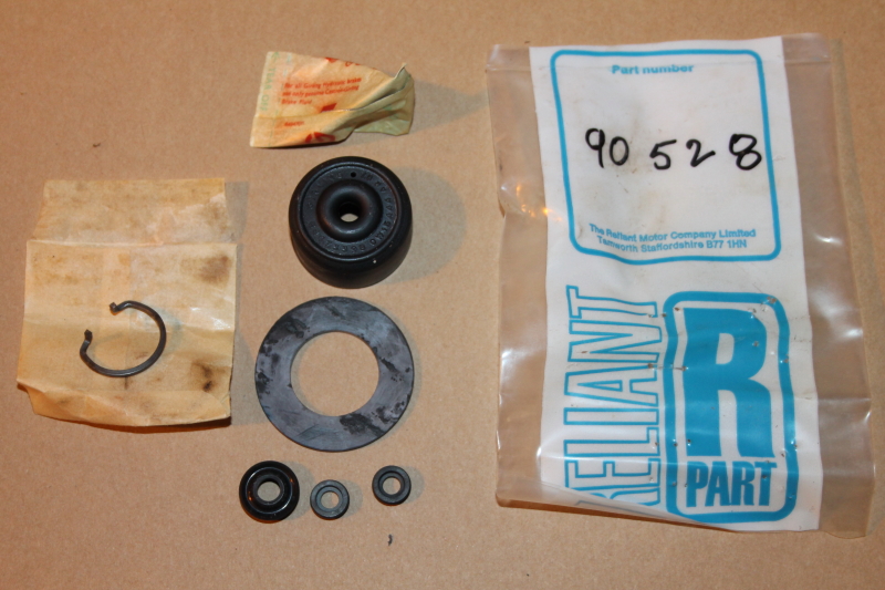 C.V. master cylinder rebuild kit, Girling, 90528, Genuine Reliant Motors