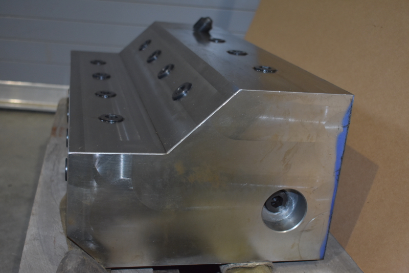 Hydraulic manifold 60,000 psi