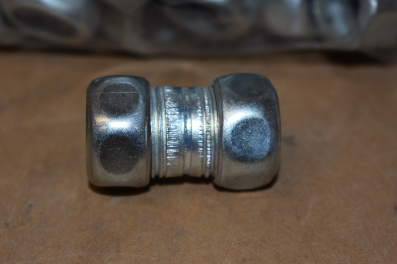Conduit compression couplings, 1/2