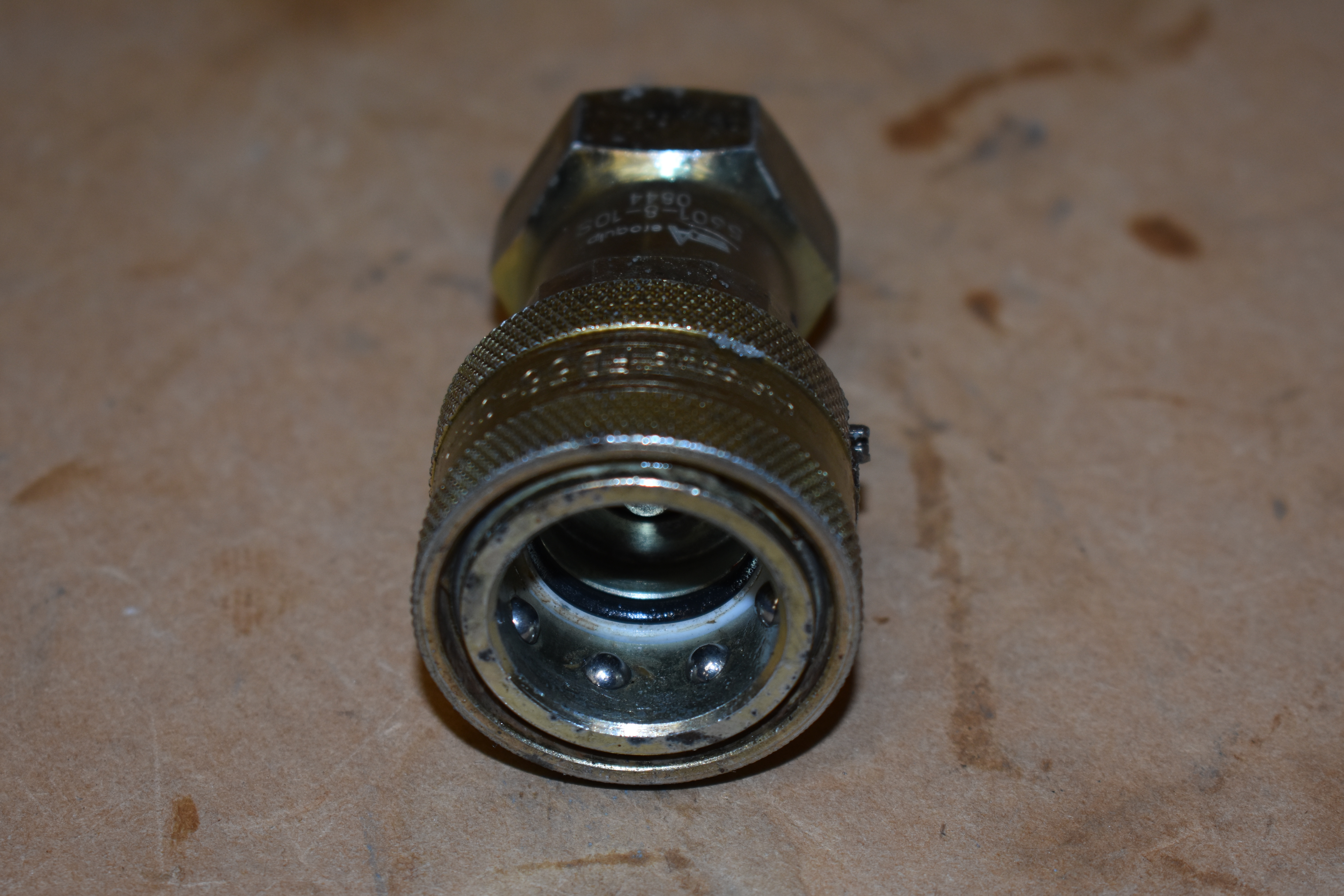 Aeroquip female quick disconnect fitting FD56 -10