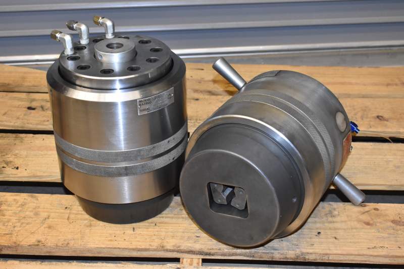 MTS tensile hydraulic wedge grips 641.15B-01  100 kN  22 kips