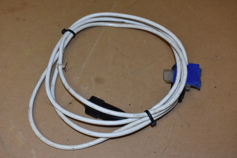 Instron 4-pin cable for 8500 series A1335-1018.