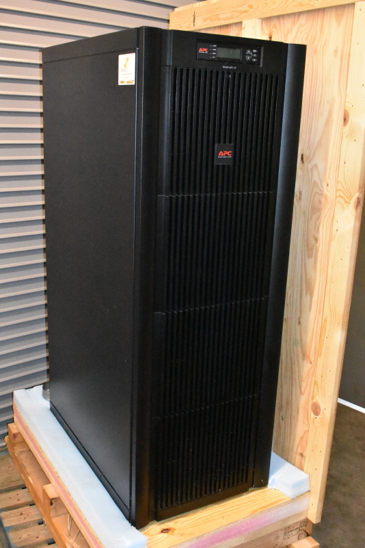 APC Symmetra 20 KVA battery backup UPS unit SUVTF20KB4F  811 hours